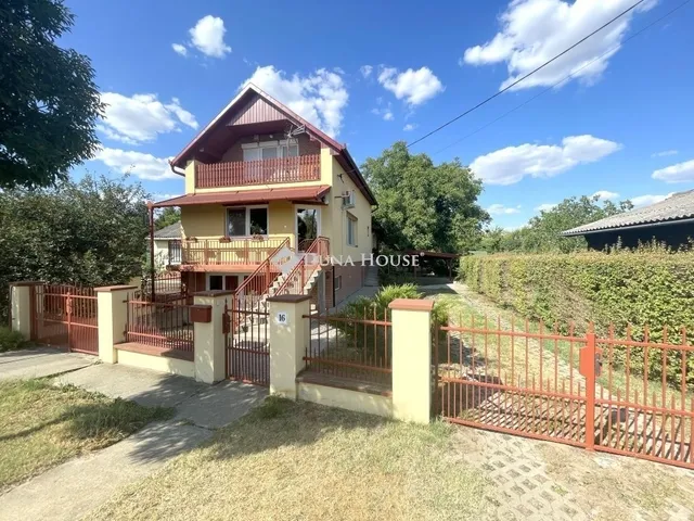 Eladó ház Tiszakécske 140 nm