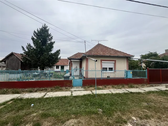 Eladó ház Sarkad 65 nm