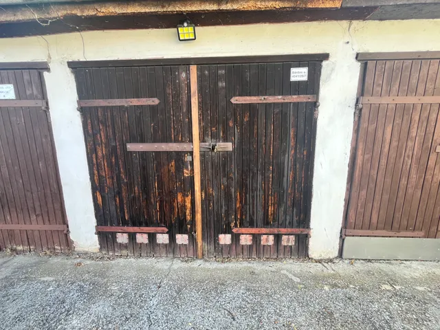 Eladó garázs Gyula 17 nm