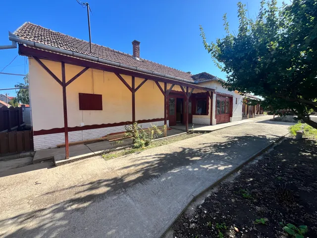 Eladó ház Sarkad, Szalontai út 160 nm