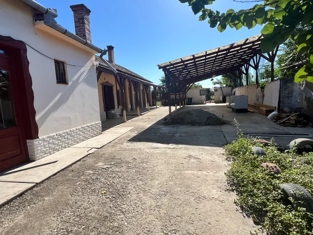 Eladó ház Sarkad, Szalontai út 160 nm