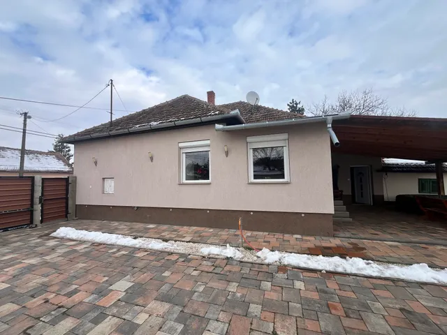 Eladó ház Sarkad 90 nm