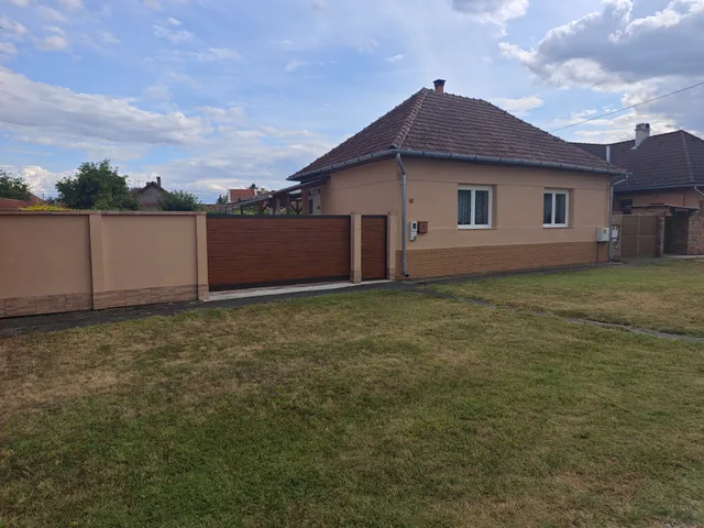 Eladó ház Gyula, Gyulavári 100 nm