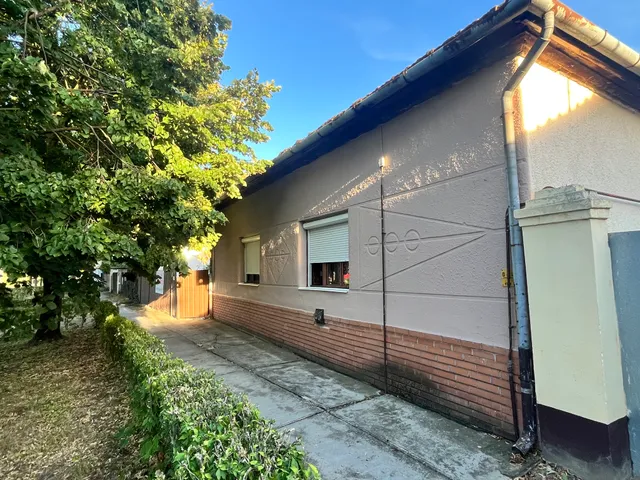 Eladó ház Zsadány 250 nm