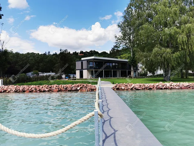 Eladó lakás Balatonakarattya 129 nm