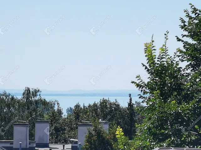 Eladó lakás Balatonfűzfő 53 nm