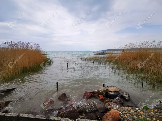 Eladó üdülő és hétvégi ház Balatonkenese 50 nm