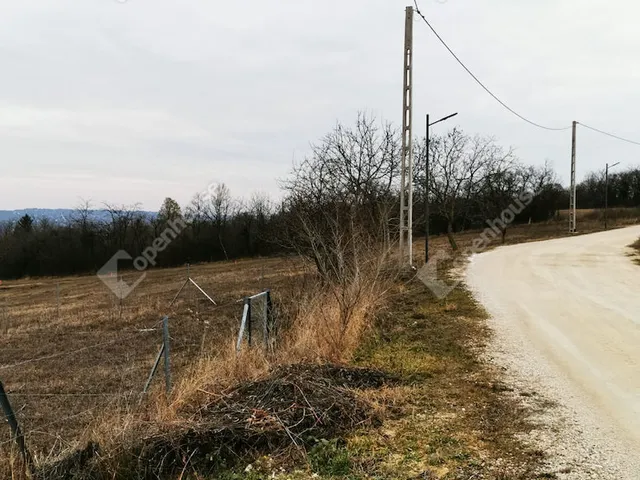 Eladó telek Balatonkenese 1586 nm