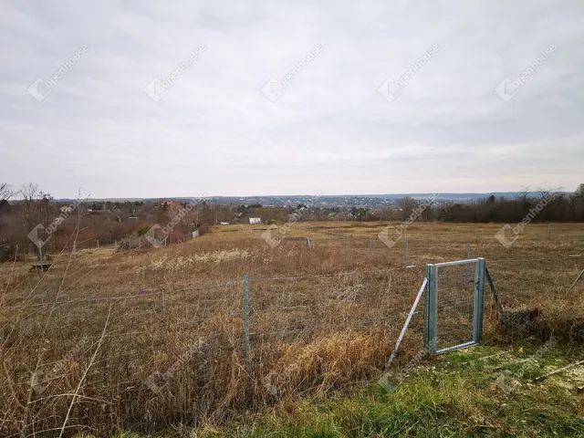 Eladó telek Balatonkenese 1452 nm