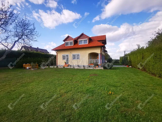 Eladó ház Balatonalmádi, Vörösberény 219 nm