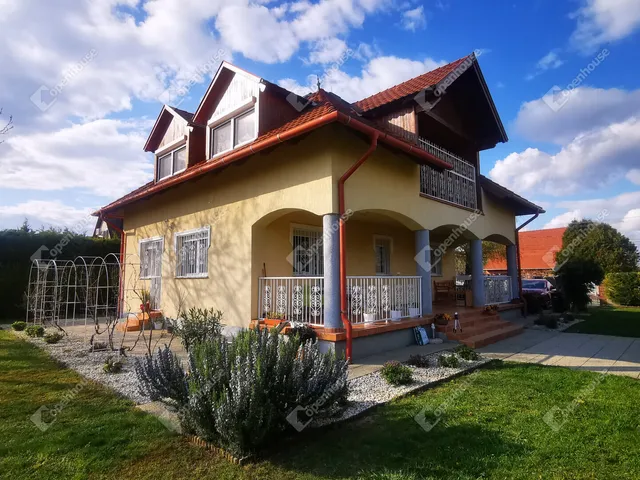 Eladó ház Balatonalmádi, Vörösberény 219 nm