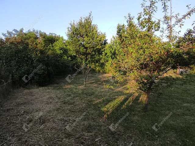 Eladó telek Veszprém, Csatárhegy 1200 nm