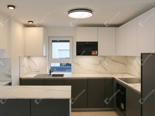 Eladó ház Alsóörs 183 nm