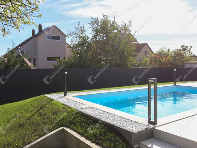 Eladó ház Alsóörs 183 nm