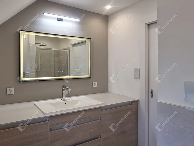 Eladó ház Alsóörs 183 nm