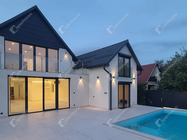 Eladó ház Alsóörs 183 nm