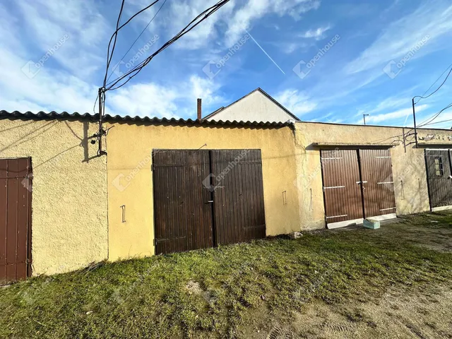 Eladó lakás Veszprém, Újtelep 67 nm