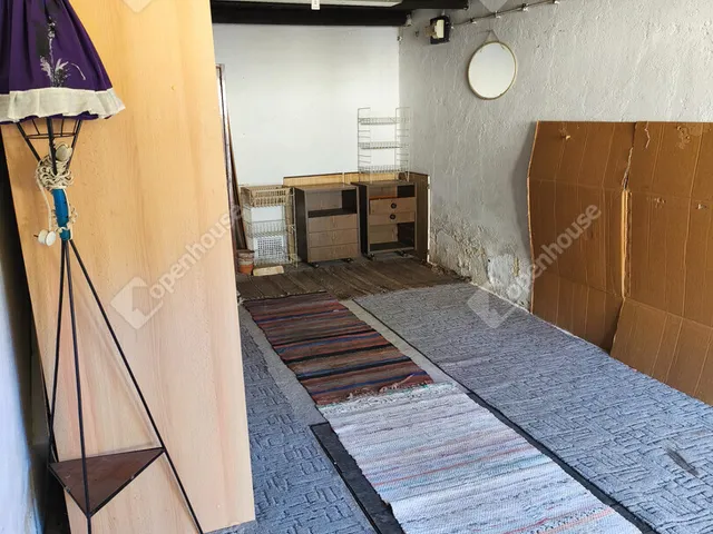 Eladó garázs Veszprém, Jutasi úti lakótelep 18 nm