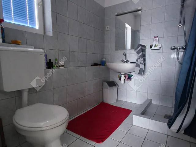 Eladó ház Alsóörs 260 nm