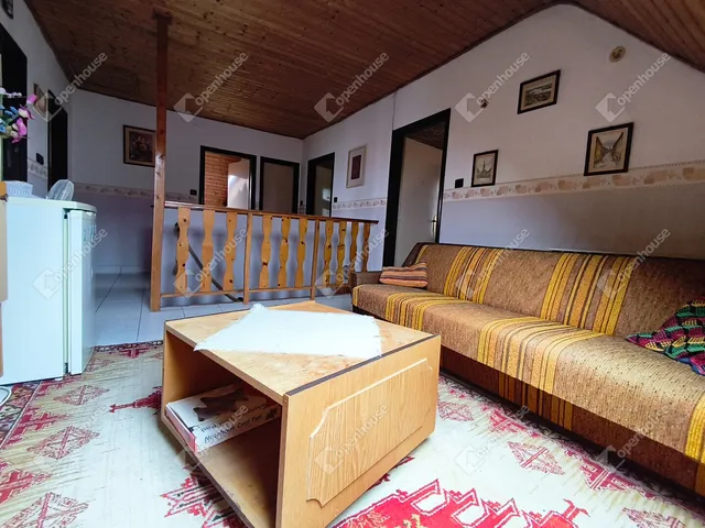 Eladó ház Balatonakali 250 nm