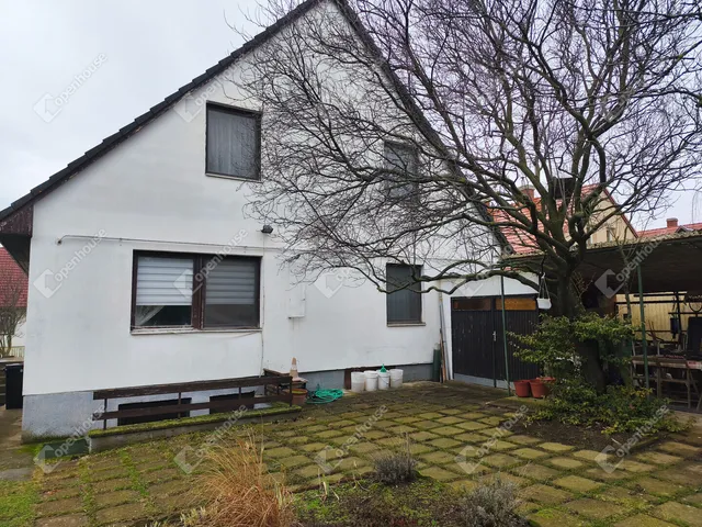 Eladó ház Balatonakali 250 nm