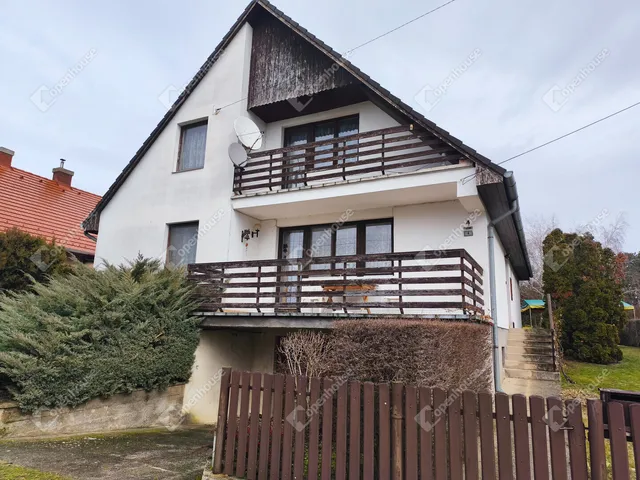 Eladó ház Balatonakali 250 nm