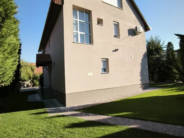 Eladó ház Alsóörs 250 nm