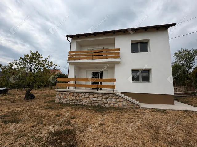 Eladó ház Balatonalmádi, Vörösberény 210 nm
