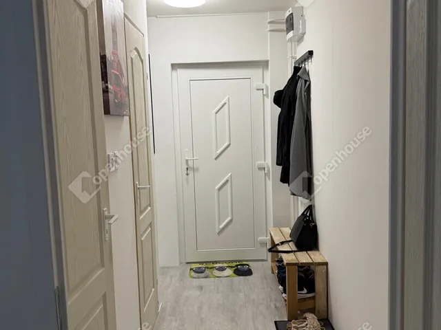 Eladó lakás Hajmáskér 34 nm