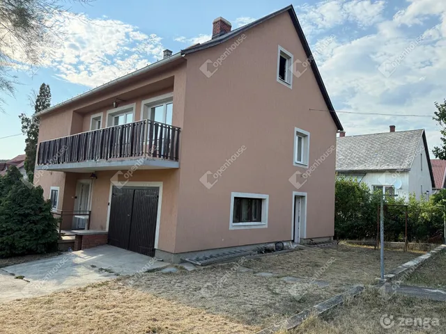 Eladó ház Veszprémfajsz 240 nm