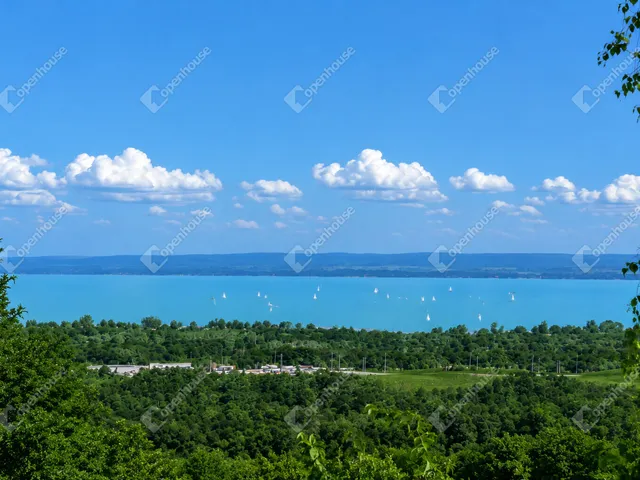 Eladó telek Balatonfüred 2500 nm