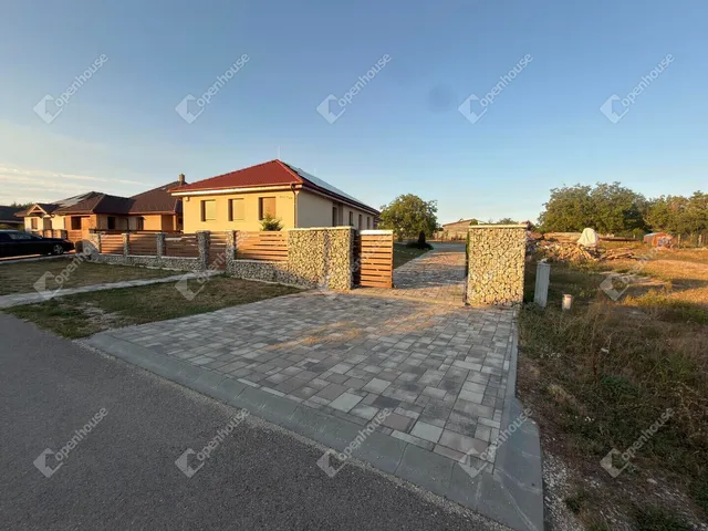 Eladó ház Márkó 121 nm