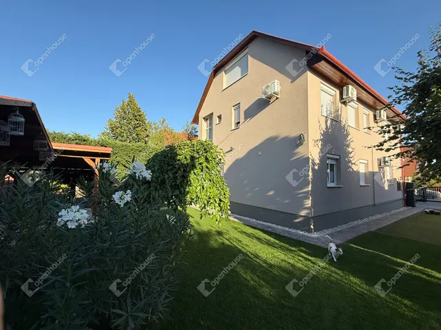 Eladó ház Alsóörs 250 nm