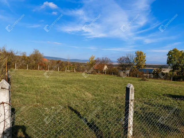 Eladó telek Veszprém 1480 nm