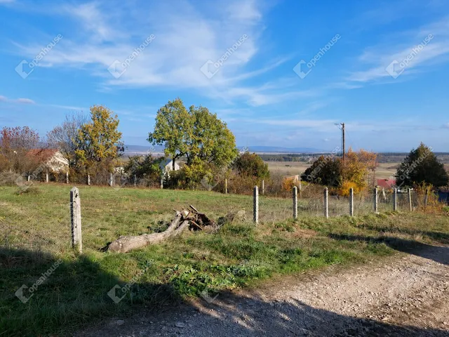 Eladó telek Veszprém 1480 nm