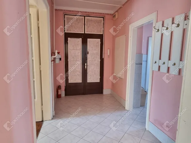 Eladó lakás Pétfürdő 140 nm