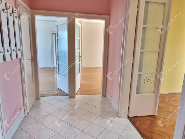 Eladó lakás Pétfürdő 140 nm