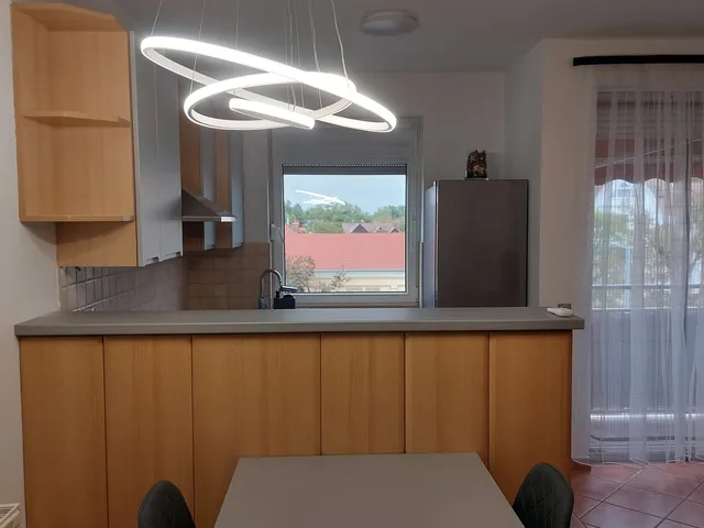 Kiadó lakás Debrecen, Péterfia, Bem tér 113 nm