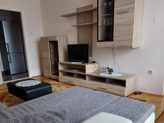 Kiadó lakás Debrecen, Nagyerdőalja 53 nm