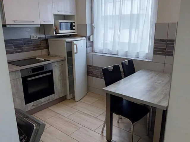 Kiadó lakás Debrecen, Belváros, Rákóczi 70 nm