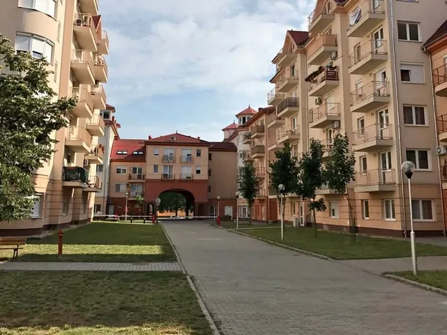 Kiadó lakás Debrecen, Akadémiakert 34 nm