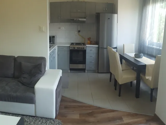 Kiadó lakás Debrecen, Péterfia, Bem tér 52 nm