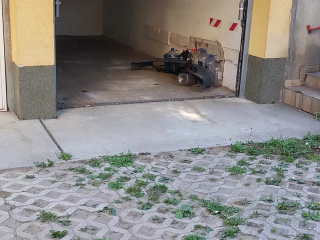Eladó garázs Debrecen, Hatvan utcai kert, Kishegyesi 16 nm