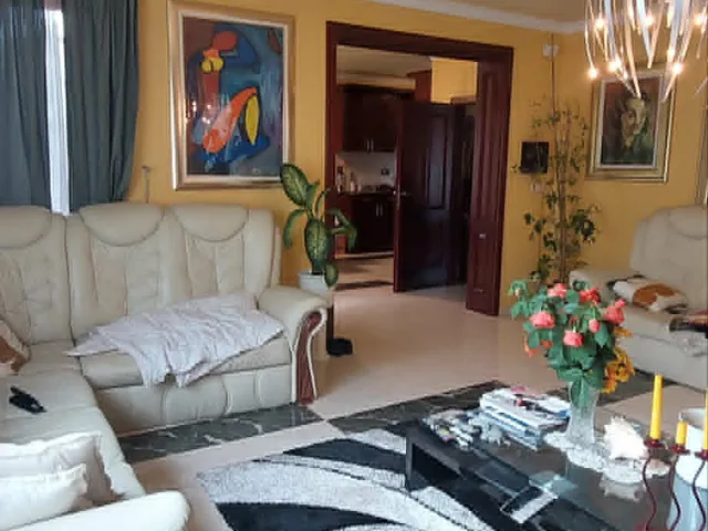 Kiadó ház Debrecen, Liget lakópark, Károli Gáspár 220 nm