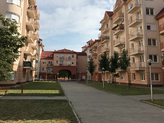 Kiadó lakás Debrecen, Akadémiakert 34 nm