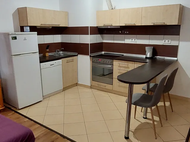 Kiadó lakás Debrecen, Akadémiakert, Böszörményi 34 nm