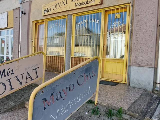 Eladó kereskedelmi és ipari ingatlan Tiszafüred, Tiszaörvény 51 nm