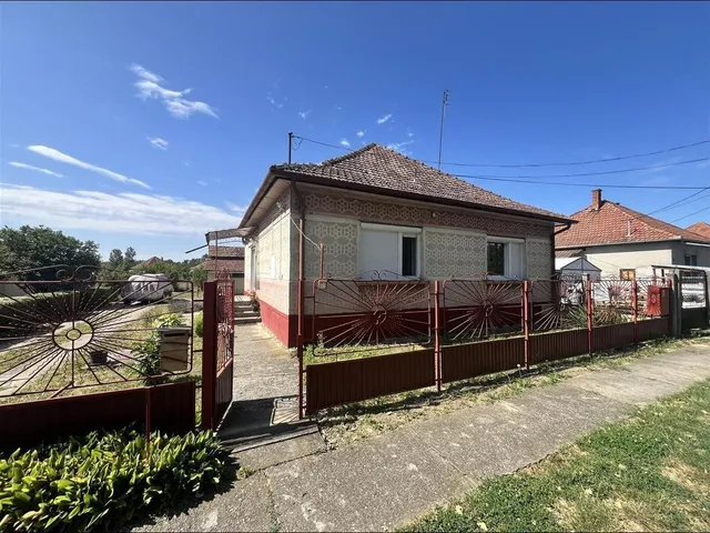 Eladó ház Gyula, Kastélykert 95 nm