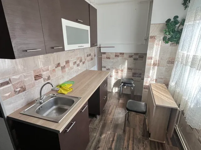 Eladó lakás Békéscsaba, Millenniumi lakótelep 49 nm