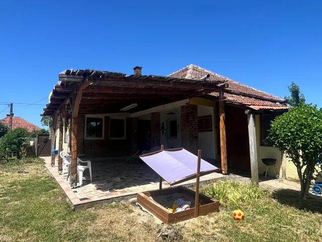 Eladó ház Sarkad 98 nm